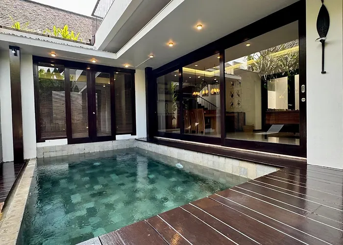 فيلة Tolgay Living